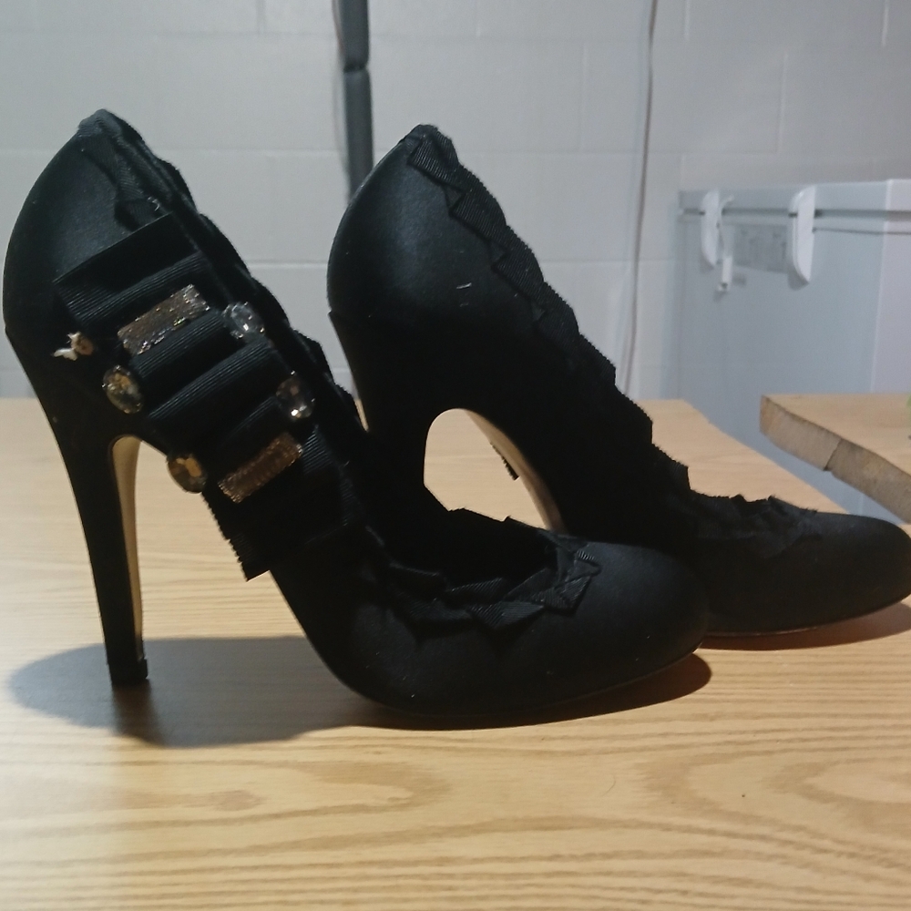 Tory Burch black Heels 8.5 size